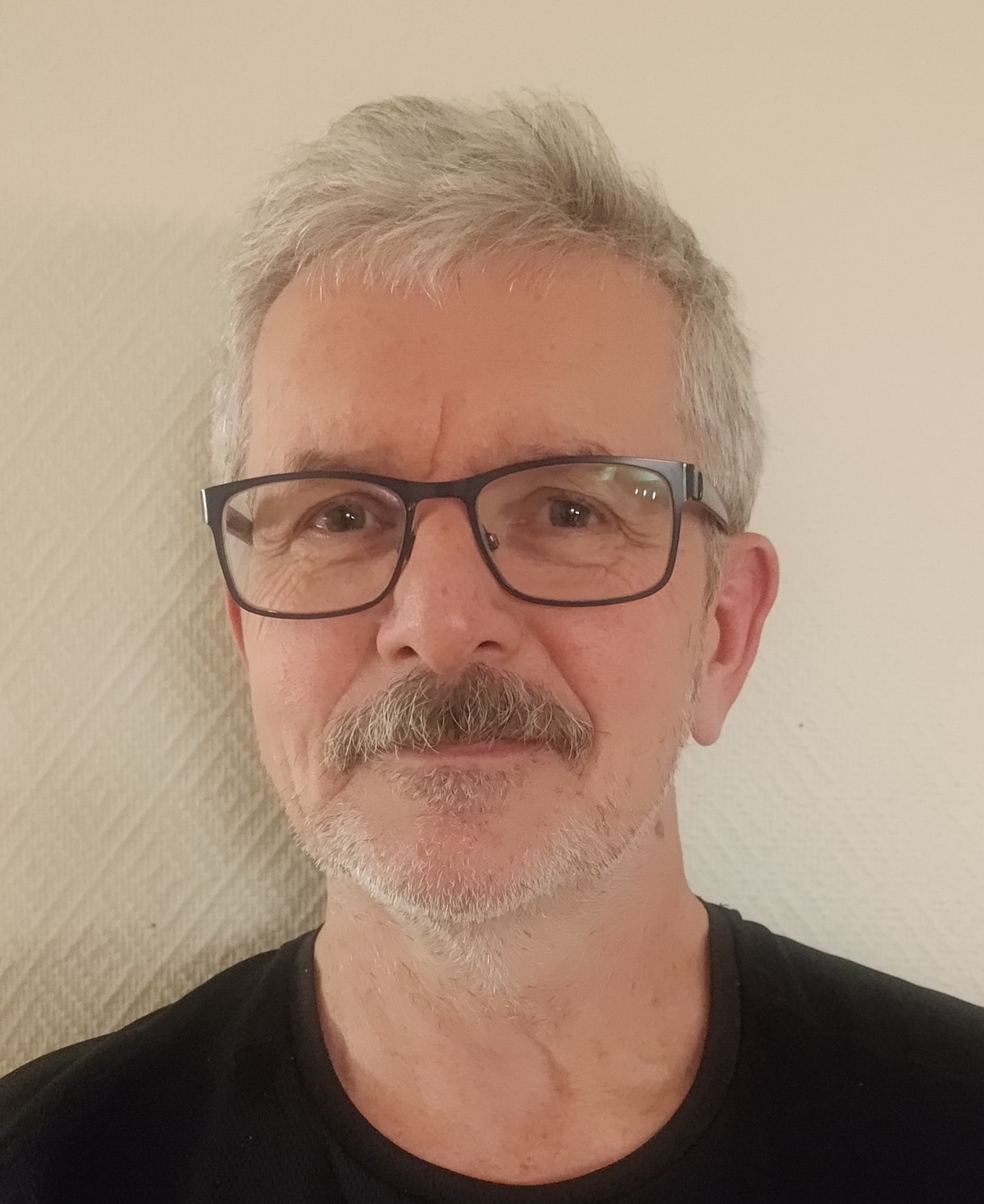 Roger Fosland style=